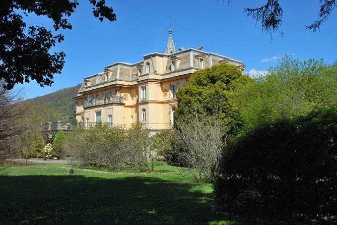 Walking tour with a private tour guide in the botanical gardens of Villa Taranto - What you’ll see at Villa Taranto, from dahlias to water lilies to cactus houses