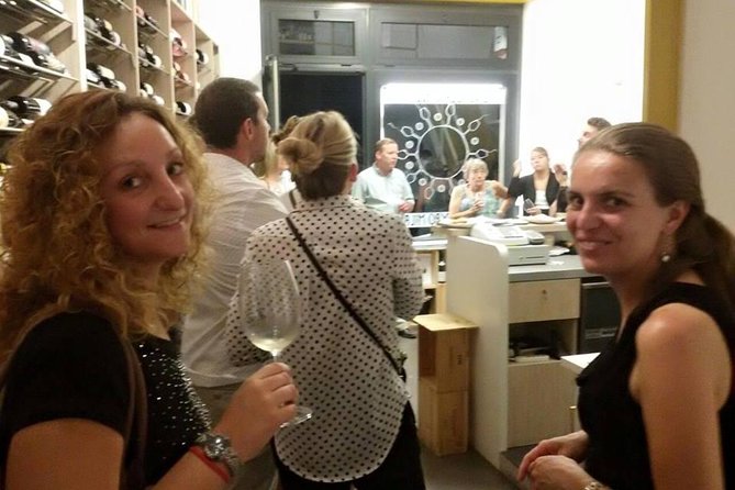 Wine Class and Tasting in Milan - Semi Private tour - Inside the Tasting: How Four Wines Become a Lesson