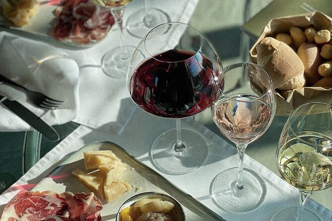 Wine Tour and Tasting of Lugana Wines in Desenzano - Your short Lugana escape from Desenzano del Garda